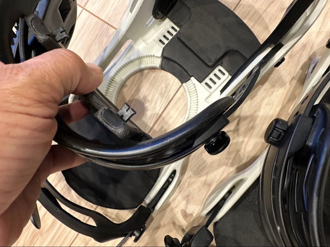 美品）バートンCARTEL スノーボード ビンディング ブラック/ホワイト M