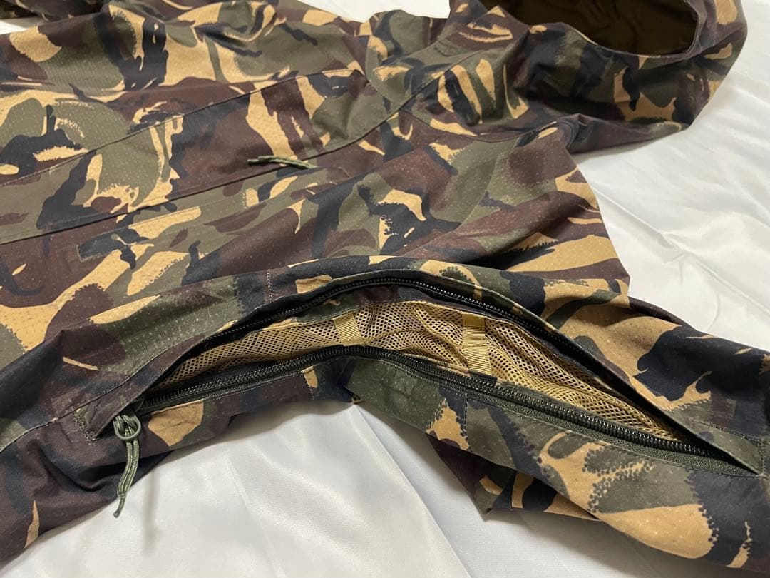 BURTON バートン GORE-TEX RADIAL JACKET 迷彩 M