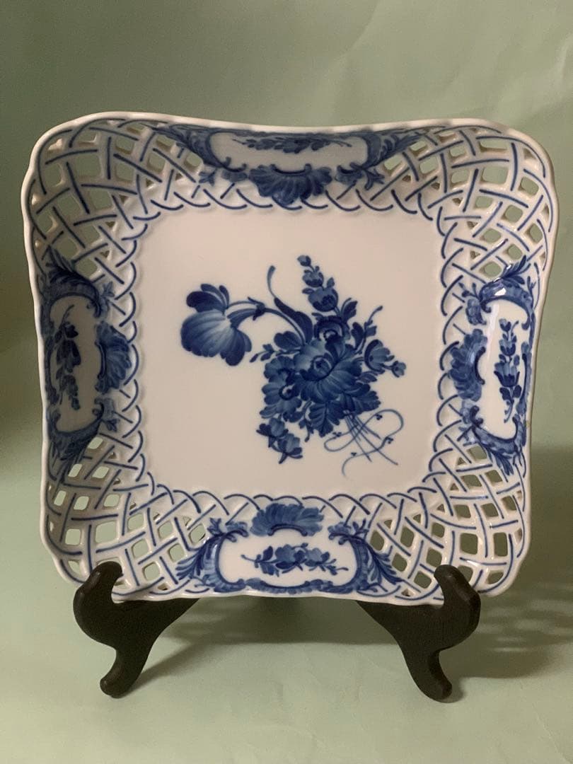 ロイヤルコペンハーゲン　ブルーフラワー透かし彫り四角皿