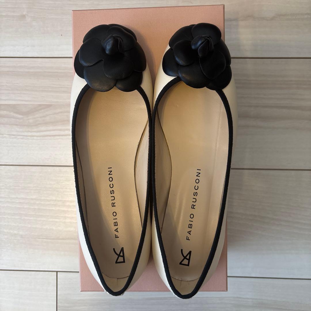 【FABIO RUSCONI】ラウンドトウカメリアバレエシューズ