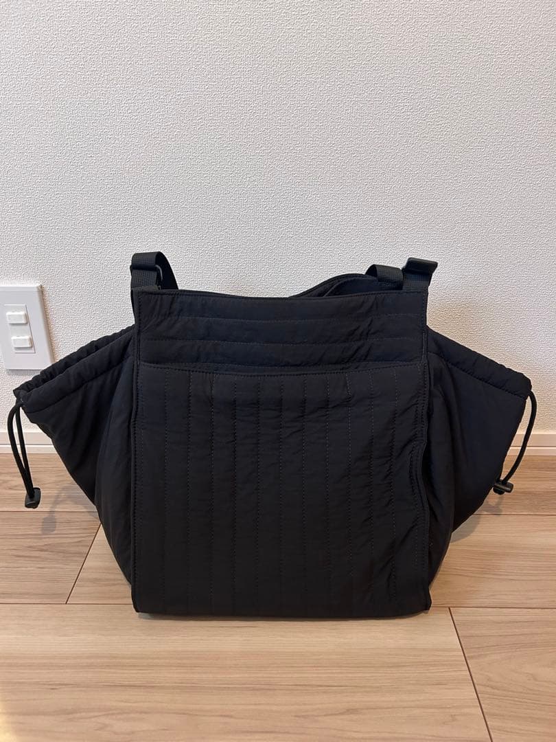 ソルプレーサ　マザーズバッグ　キルティングトートバッグ　ブラック　Mサイズ