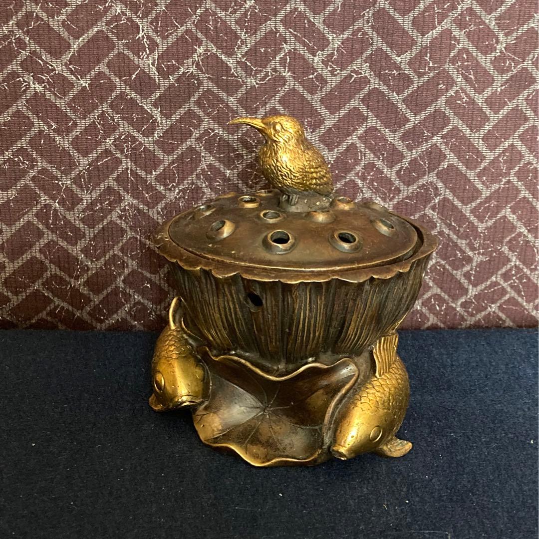 乾隆年製　川瀬摘蓮の葉鯉香炉　唐銅