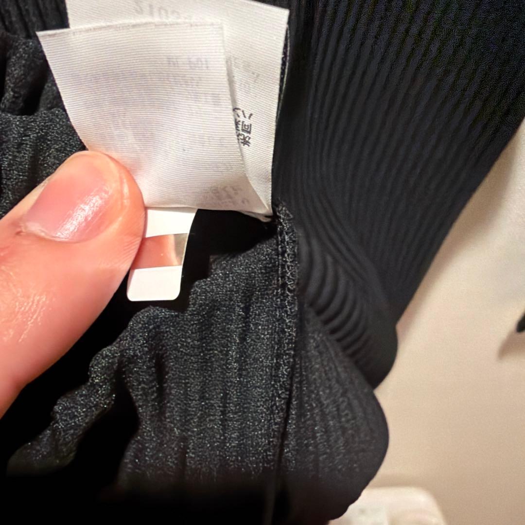 こばやし オムプリッセ イッセイミヤケ BASICS 黒 長袖カットソー