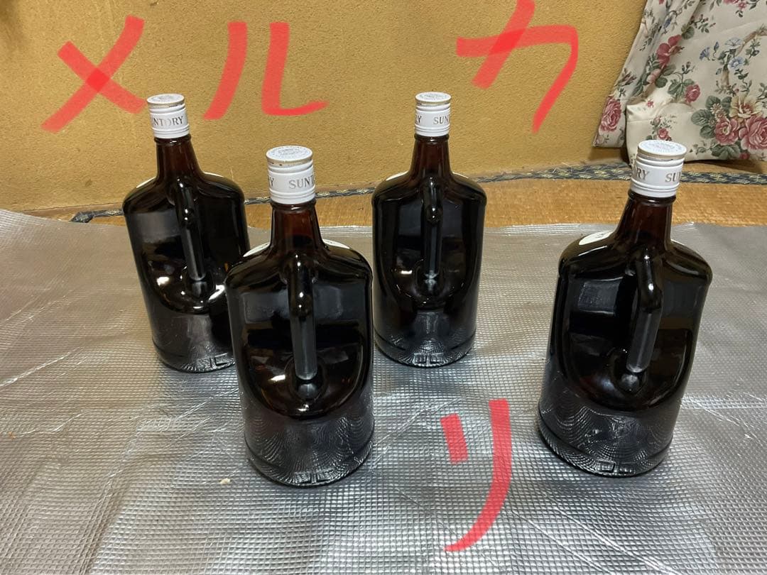 SUNTORY・WHISKY・WHITE。since 1923 1920ml。