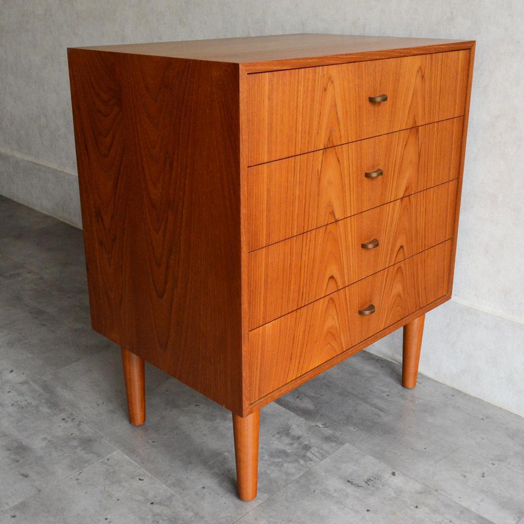 Okinawa　デンマーク チーク４段スモールチェスト 北欧家具 真鍮把手