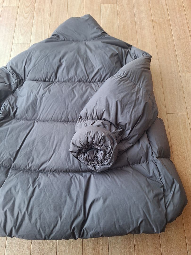 プロフ必読　値下げ不可　UNIQLOパウダーソフトダウンジャケット グレー