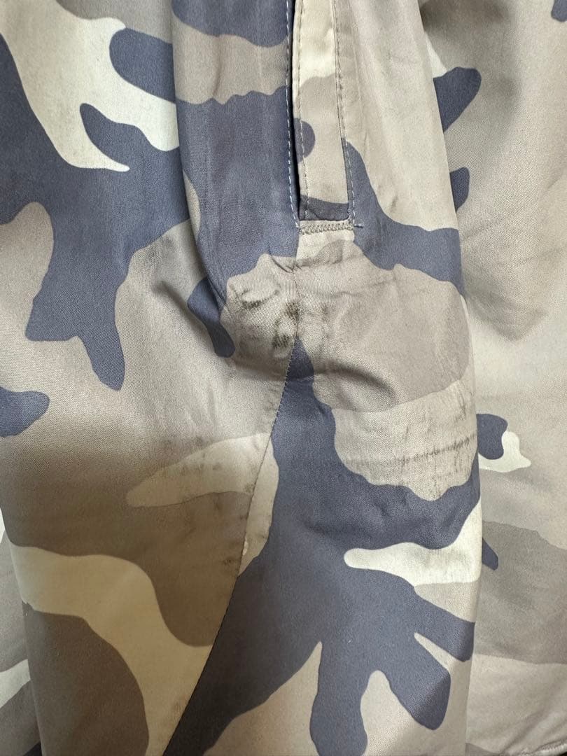 ★お値下げ★BURTONスノーボードウェア　カモフラージュ柄　上下セットLサイズ