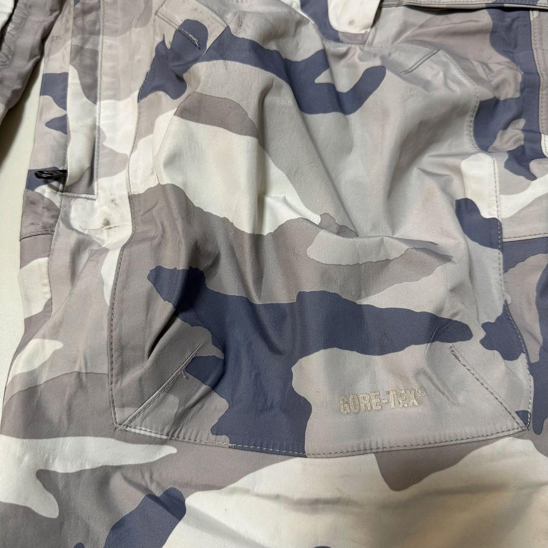 ★お値下げ★BURTONスノーボードウェア　カモフラージュ柄　上下セットLサイズ