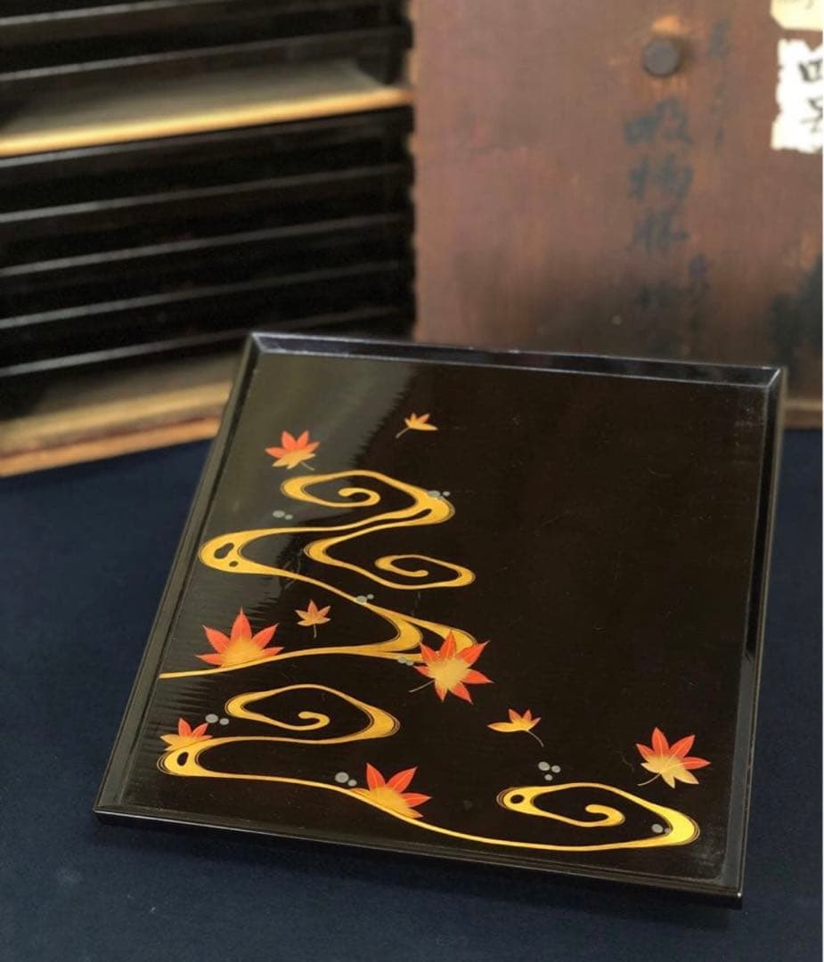 《レ》黒塗 流水紅葉蒔絵 脚付膳 四方膳10客 木製漆器 木箱260116き4