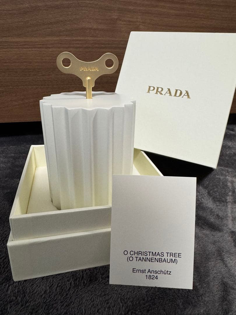 PRADA オルゴール 白色