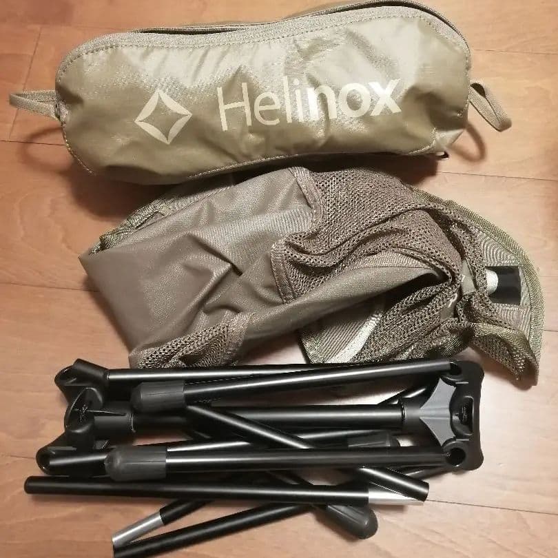 Helinox 　4 チェア　+　1テーブル