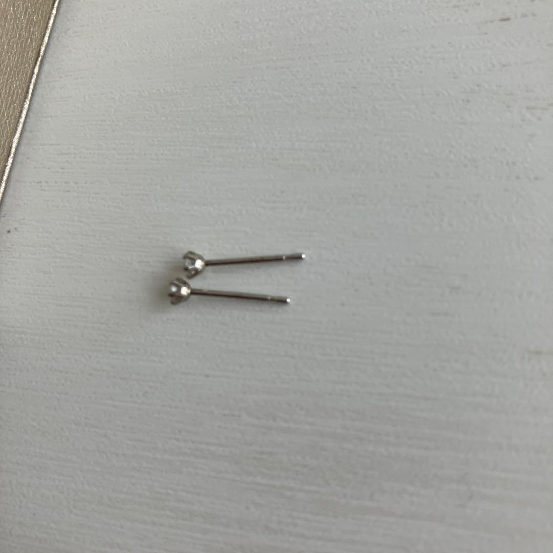 お値引き可con affettoプラチナ900ダイヤモンド一粒ピアス0.1ct