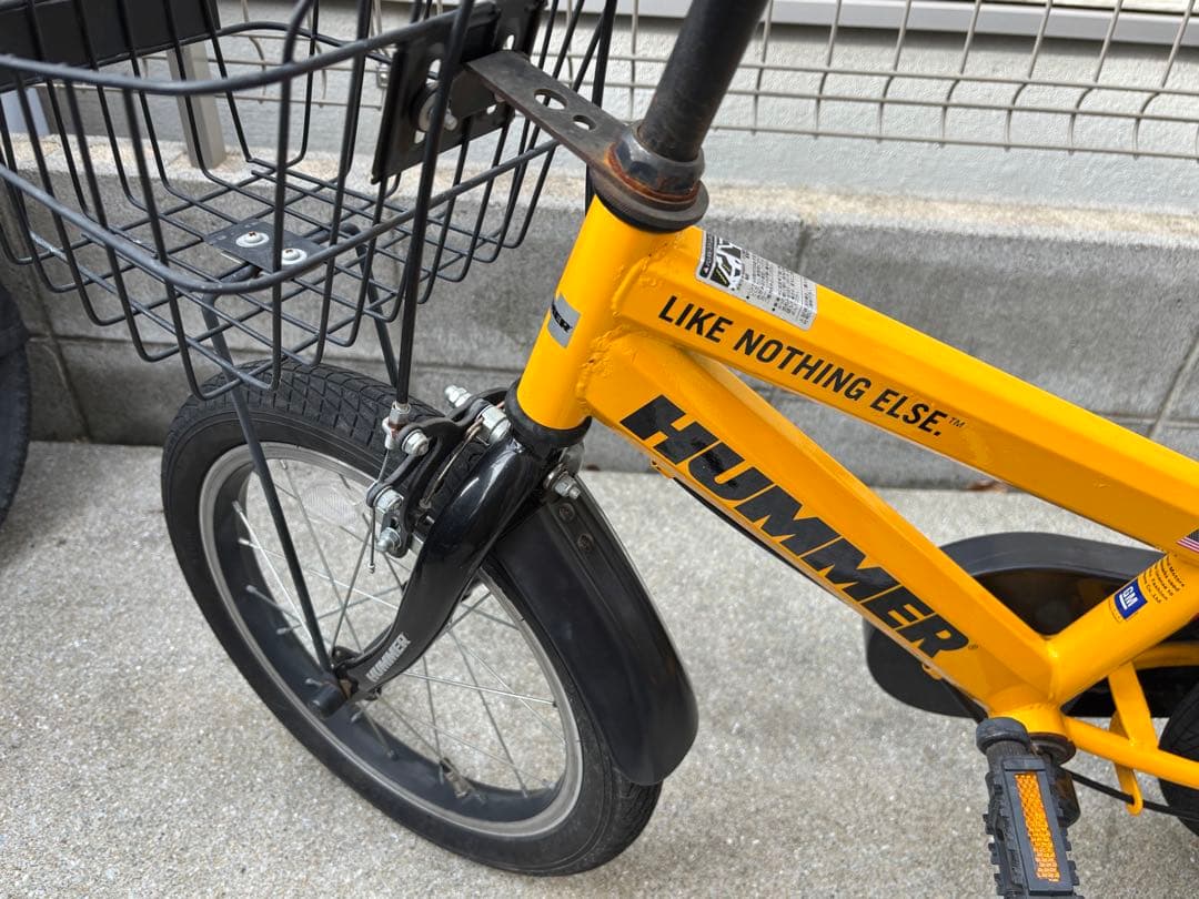 送料込み　HUMMER 子供用自転車 ジュニアサイズ 前バスケット付き16インチ