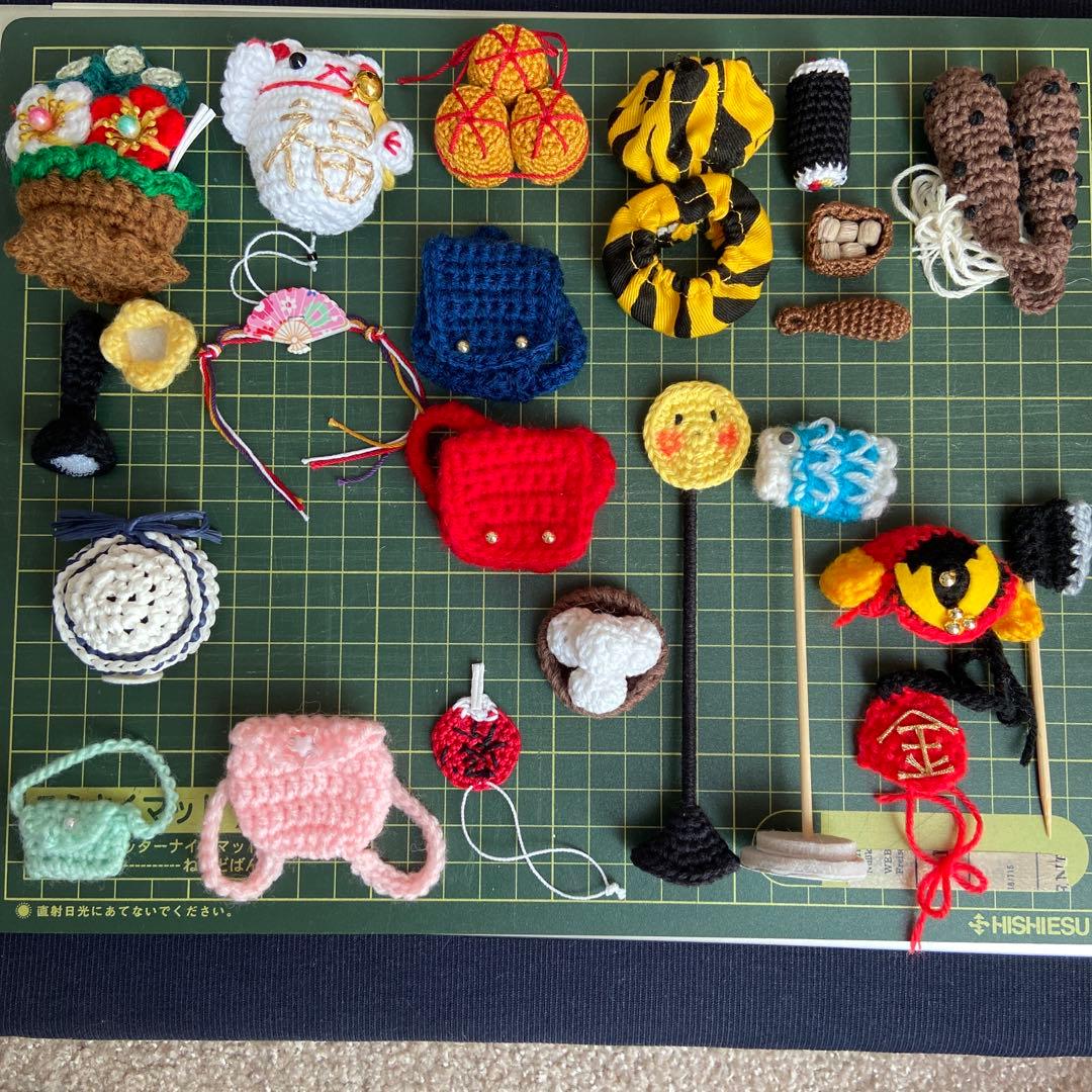 あみぐるみ　帽子　キューピー