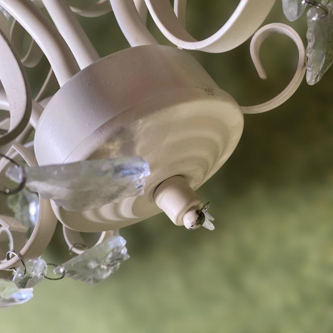 ホワイトクラシックシャンデリア 5灯 アンティーク調　ペンダントライト　リーフ