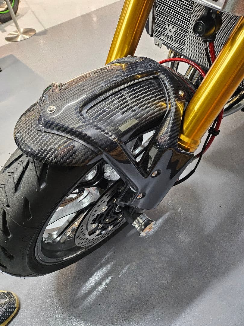 z900rs 用 マジカルレーシング カーボンフロントフェンダー