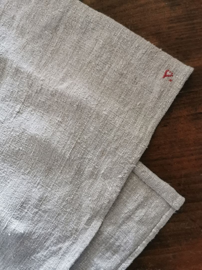 アンティーク ホームスパン ラスティックリネン イニシャルP赤糸刺繍ロングクロス