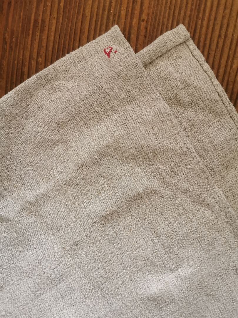 アンティーク ホームスパン ラスティックリネン イニシャルP赤糸刺繍ロングクロス