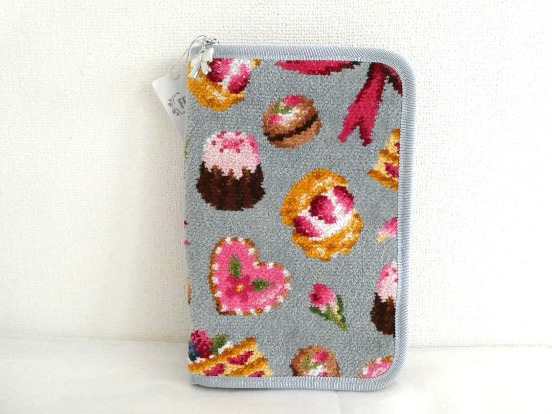 【フェイラー】マルチケース　収納ポーチ　シュークリームやカヌレ、マカロン