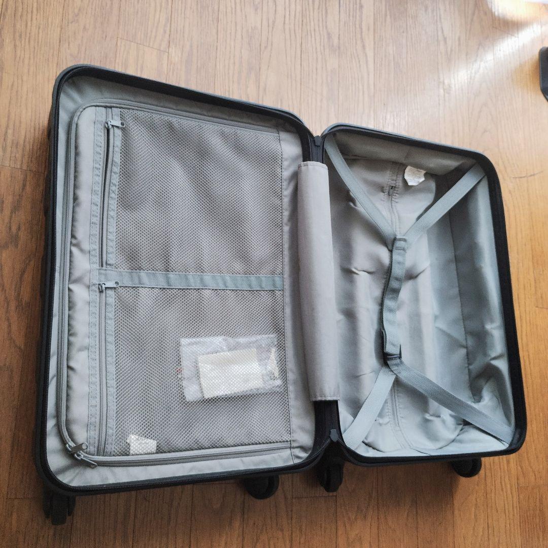 無印良品 33リットル　紺色系　バーを自由に調節できるハードキャリーケース