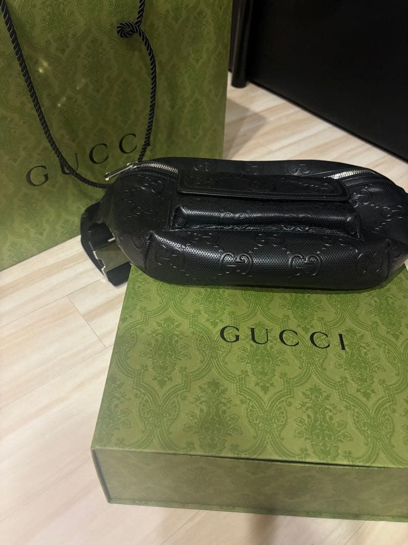 (めりかり)GUCCI グッチ GGエンボス レザー ベルトバッグ