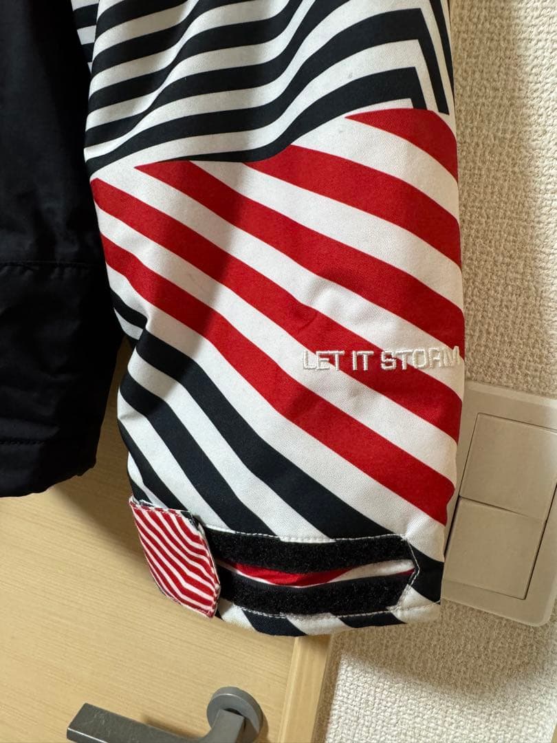 【美品】VOLCOM ボルコム スノーボードウェア ジャケット Mサイズ メンズ
