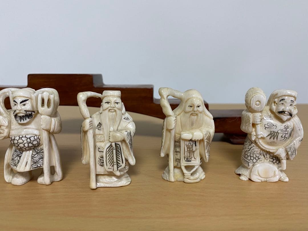 七福神 細密彫刻 時代物 東洋彫刻 縁起物 開運 置物 象牙風