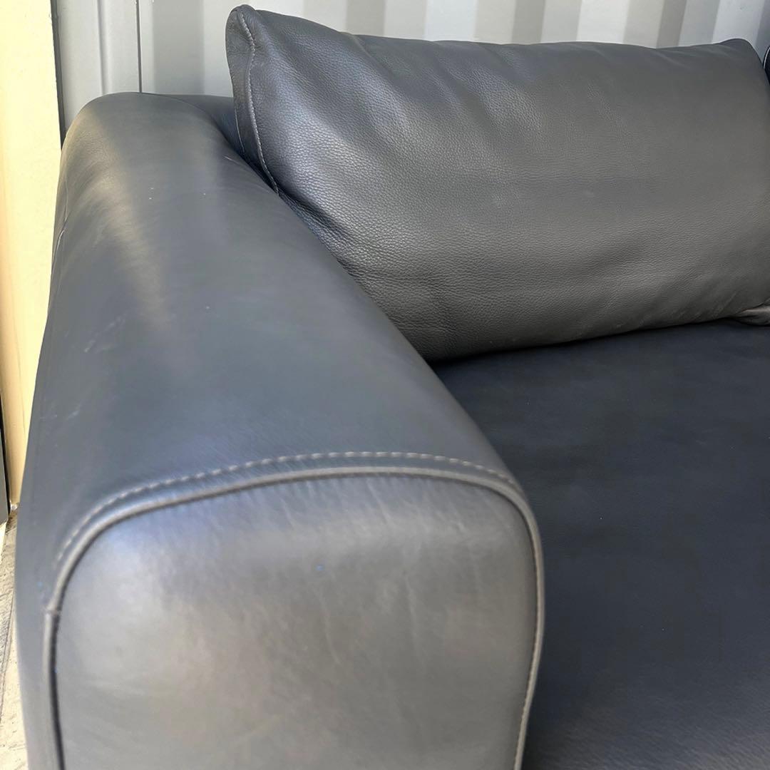 取付無料！クラスティーナ 本革 チャコールグレー モダン ヘッドレスト付きソファ