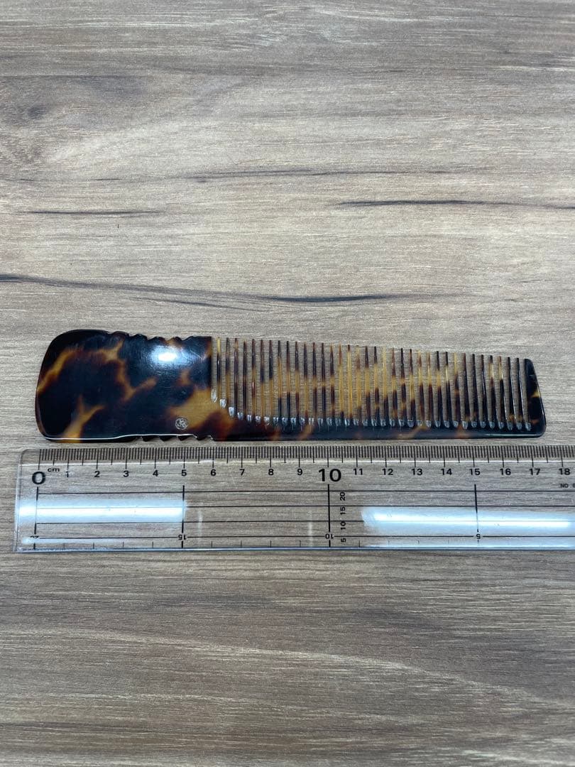 鼈甲・鼈甲櫛・櫛・くし・クシ・コーム・理容櫛・刈り込み櫛・理容師・床屋・散髪屋