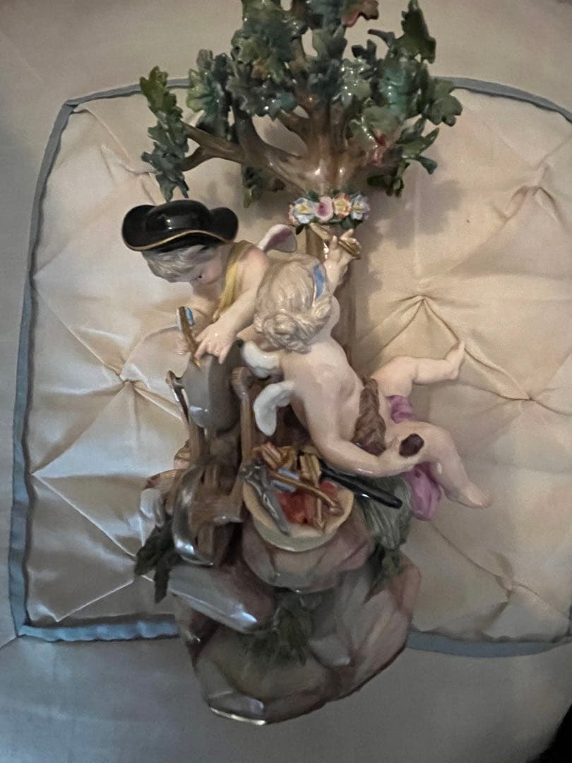 マイセン　アンティークマイセン　矢を研ぐ2人の天使