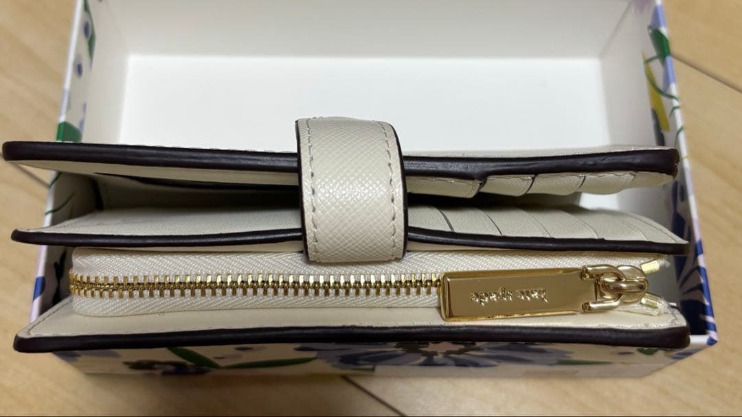 kate spade 二つ折り財布 ホワイト