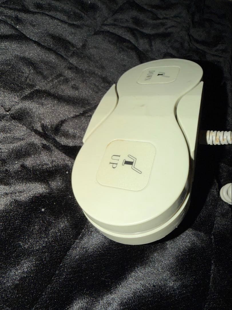 昇降型電動ベッド