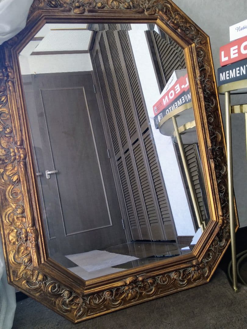 イタリア製 アンティーク八角ミラー・ 壁掛け 鏡・木製レリーフ鏡・クラシック