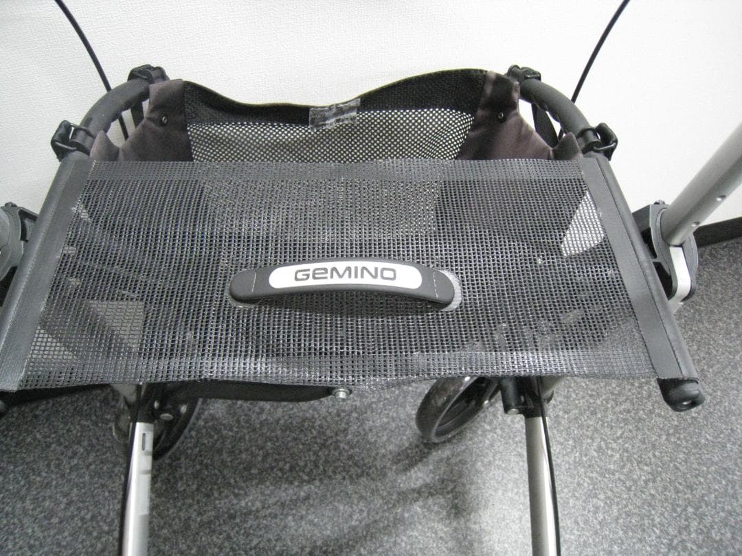 ハンディウォークＬ　GEMINO 30 歩行器 歩行車 パナマウントベッド ①