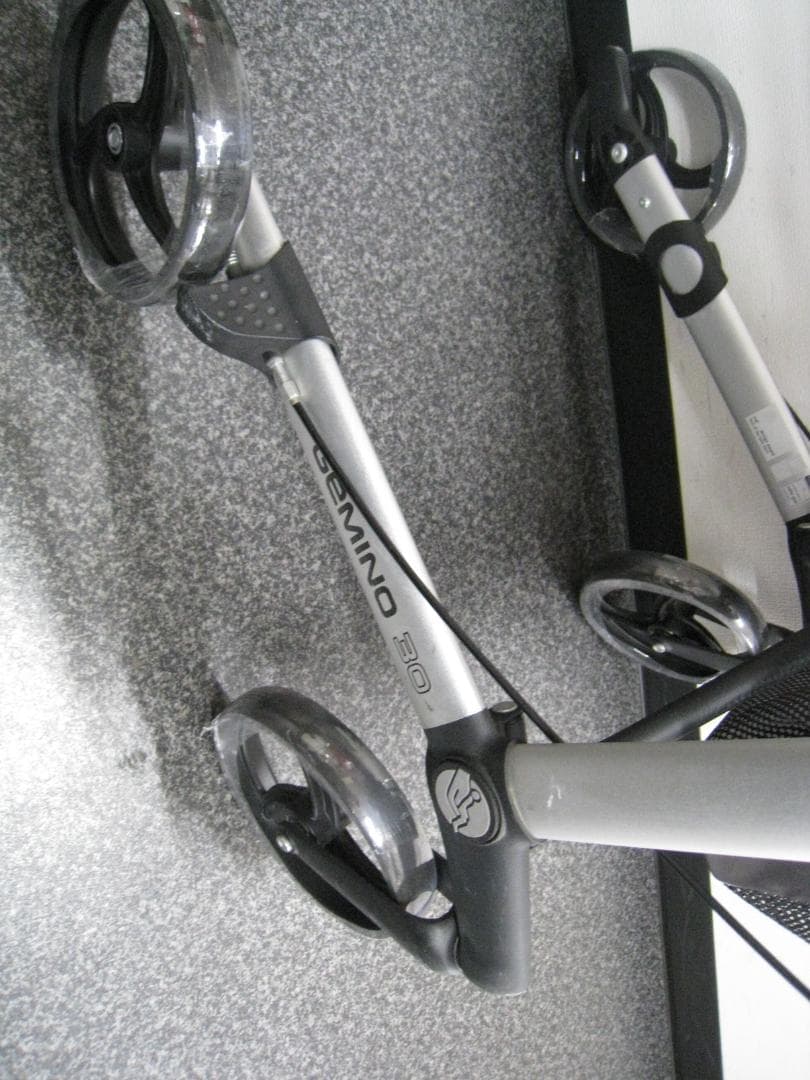 ハンディウォークＬ　GEMINO 30 歩行器 歩行車 パナマウントベッド ①