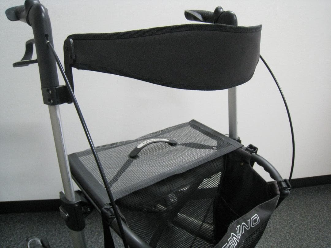 ハンディウォークＬ　GEMINO 30 歩行器 歩行車 パナマウントベッド ①