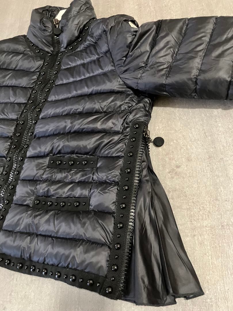 Moncler モンクレール　デザインの素敵なダウンジャケット