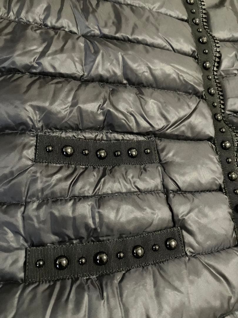 Moncler モンクレール　デザインの素敵なダウンジャケット
