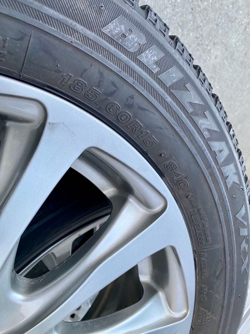 【バリ溝】スタッドレスタイヤ&ホイール185/60R15 ブリヂストンVRX