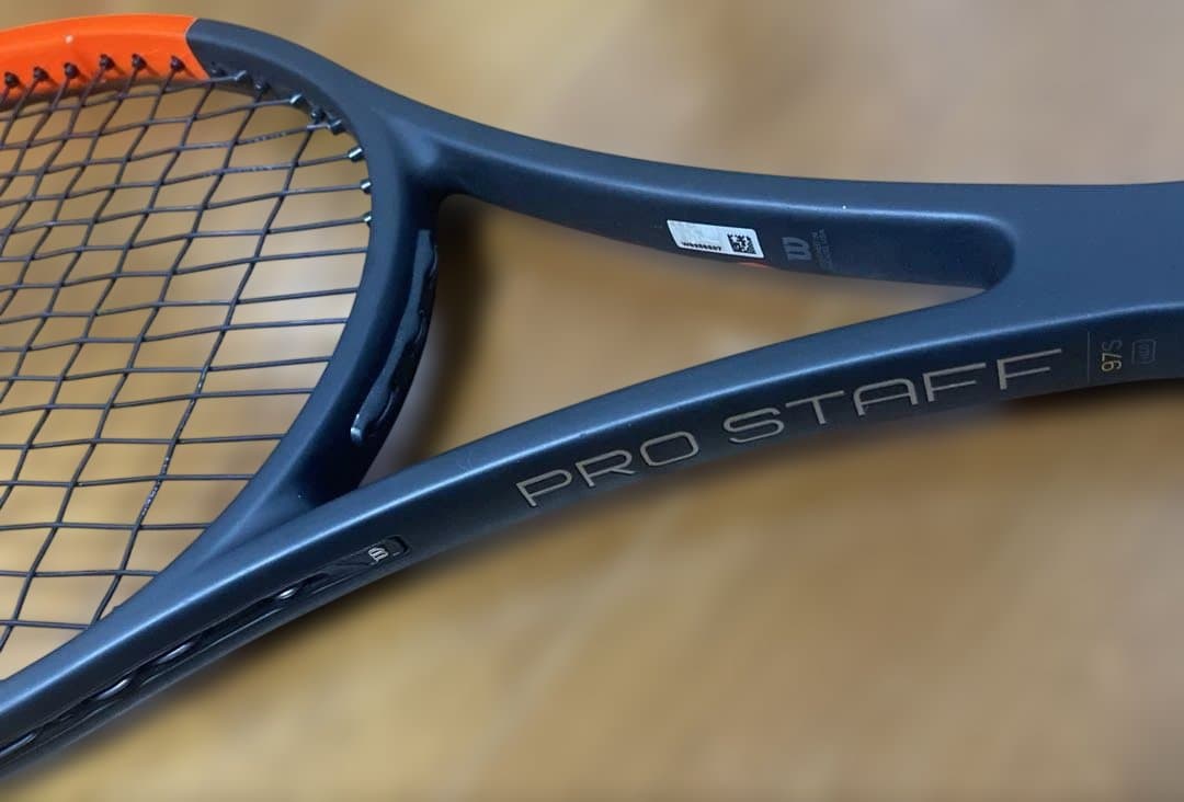 ウィルソン　美品　97S v11 2017カタログ付き。　単品ガット付き