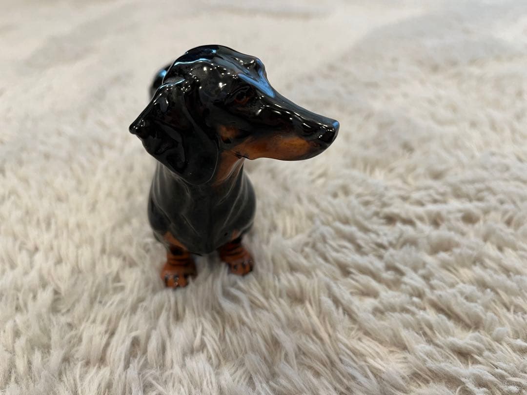   ロイヤルドルトン　ダックスフンド 陶器 置物