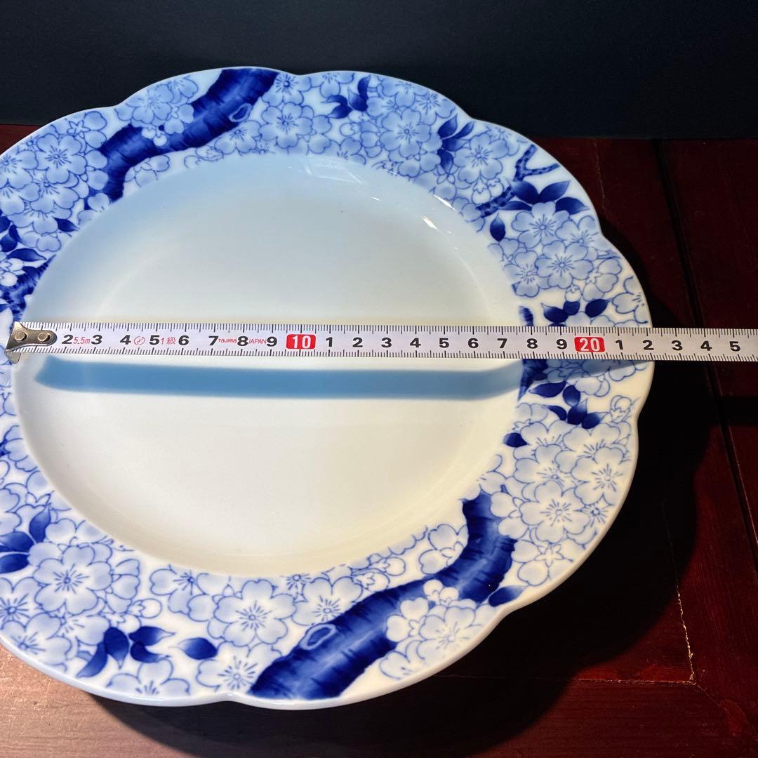 有田焼　深川製磁 青い花柄の皿 直径約27cm