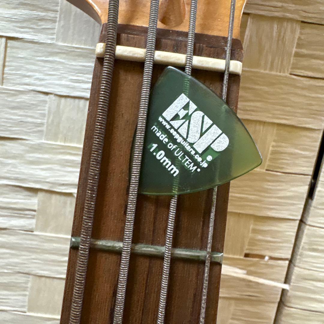 a8 mavis メイビス サンバー エレキベース