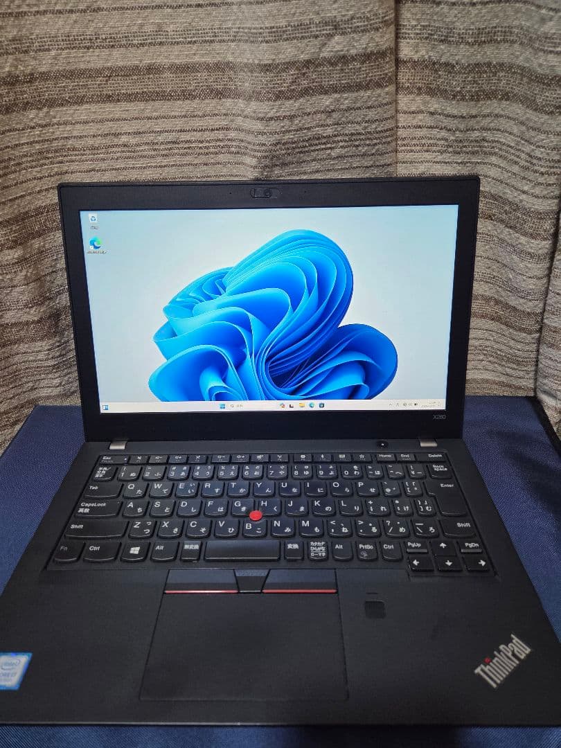 レノボ ThinkPad X280 第8世代 Core i7 メモリ16GB