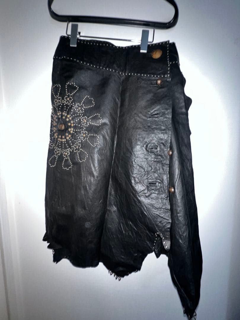 sharespirit レア　本革スカート　スタッズとチェーンデザイン