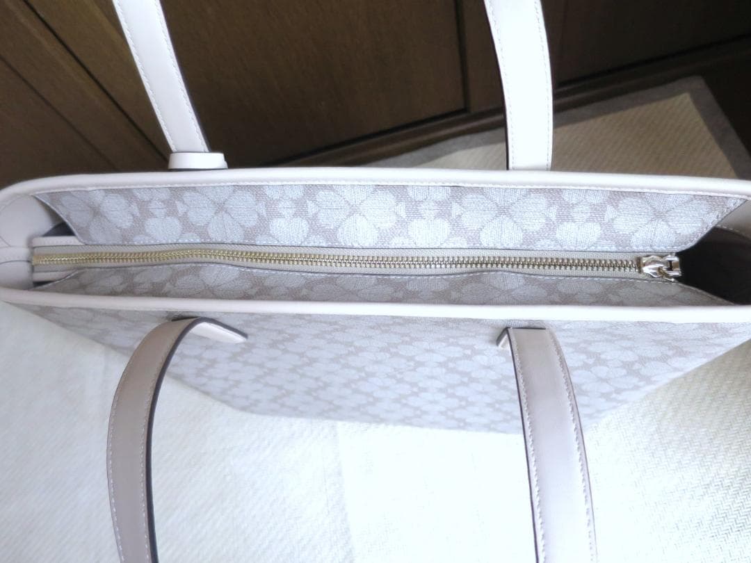 美品ケイトスペード　スペード フラワーコーテッド キャンバストート　ラージ肩掛け