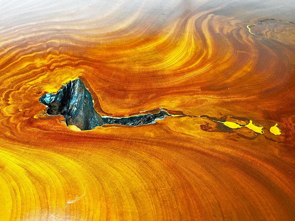 天然木　センターテーブル　銘木　一枚板　ローテーブル　三本足　杢目　高さ46cm