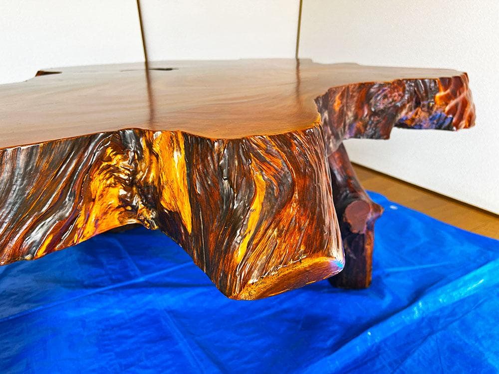 天然木　センターテーブル　銘木　一枚板　ローテーブル　三本足　杢目　高さ46cm