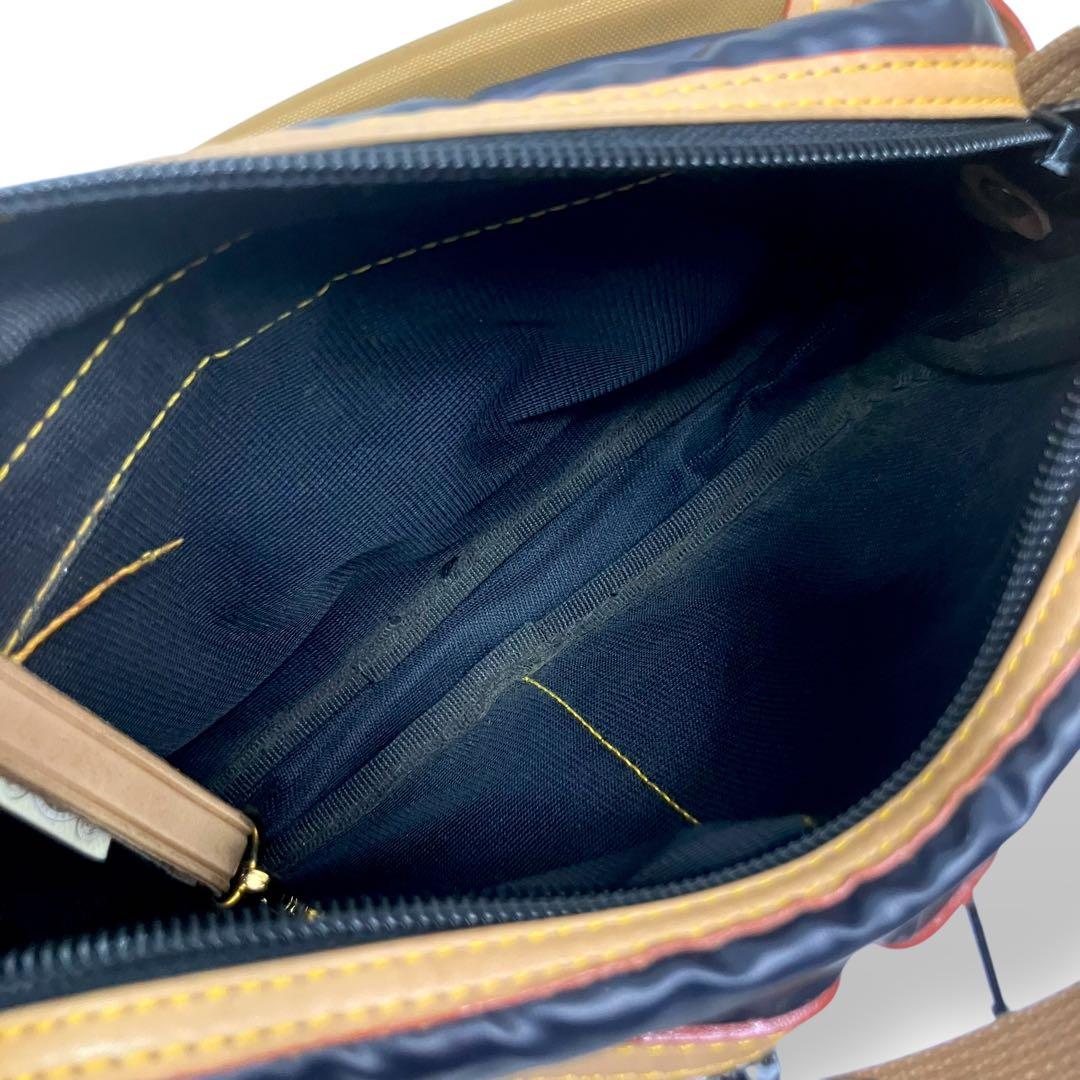 【極美品】HUNTING WORLD ハンティングワールド　メッセンジャーバッグ