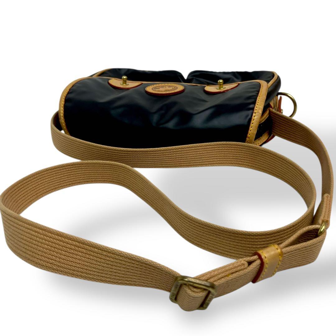 【極美品】HUNTING WORLD ハンティングワールド　メッセンジャーバッグ